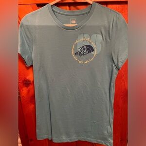 The north face women’s t shirt. Medium. Excellent condition